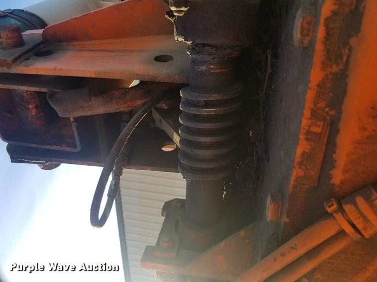 image for item EE9263 1996 Ford LNT8000 vacuum truck