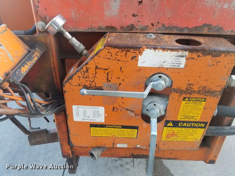 image for item EE9263 1996 Ford LNT8000 vacuum truck