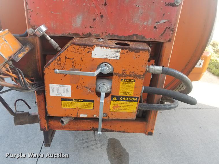 image for item EE9263 1996 Ford LNT8000 vacuum truck