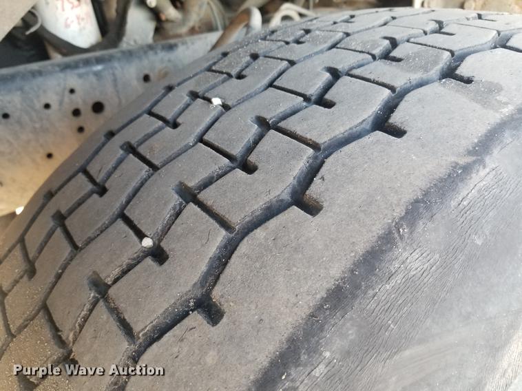 image for item EE9263 1996 Ford LNT8000 vacuum truck