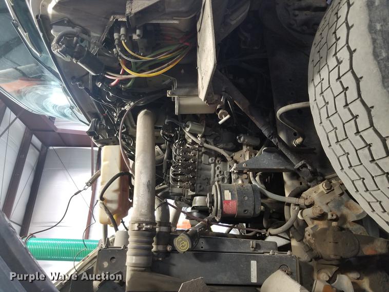 image for item EE9263 1996 Ford LNT8000 vacuum truck