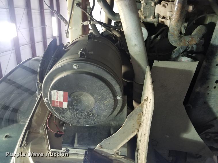 image for item EE9263 1996 Ford LNT8000 vacuum truck