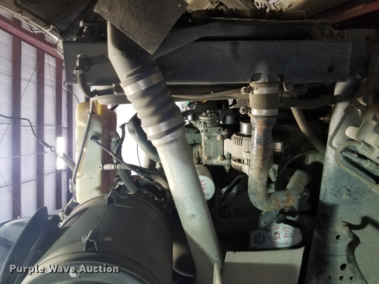 image for item EE9263 1996 Ford LNT8000 vacuum truck