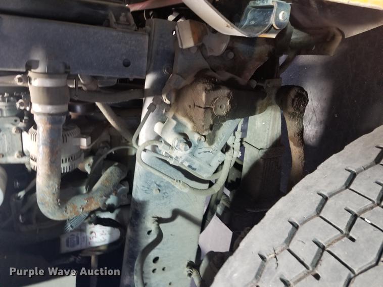 image for item EE9263 1996 Ford LNT8000 vacuum truck