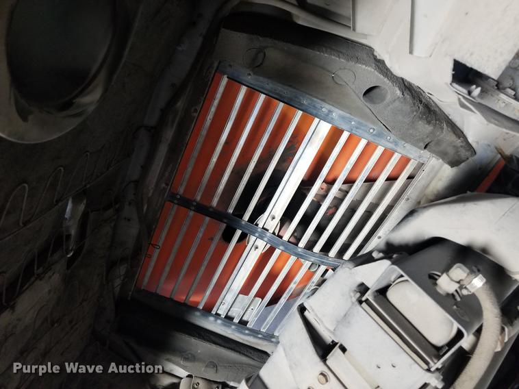 image for item EE9263 1996 Ford LNT8000 vacuum truck