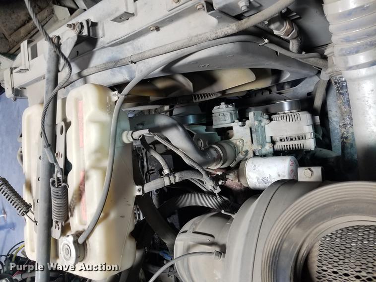 image for item EE9263 1996 Ford LNT8000 vacuum truck