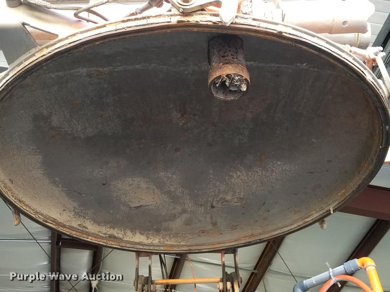 image for item EE9263 1996 Ford LNT8000 vacuum truck