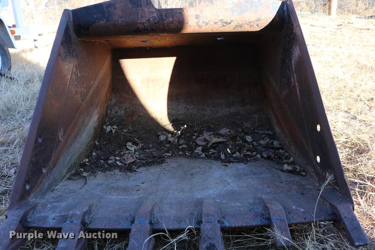 image for item EE9924 36"W bucket