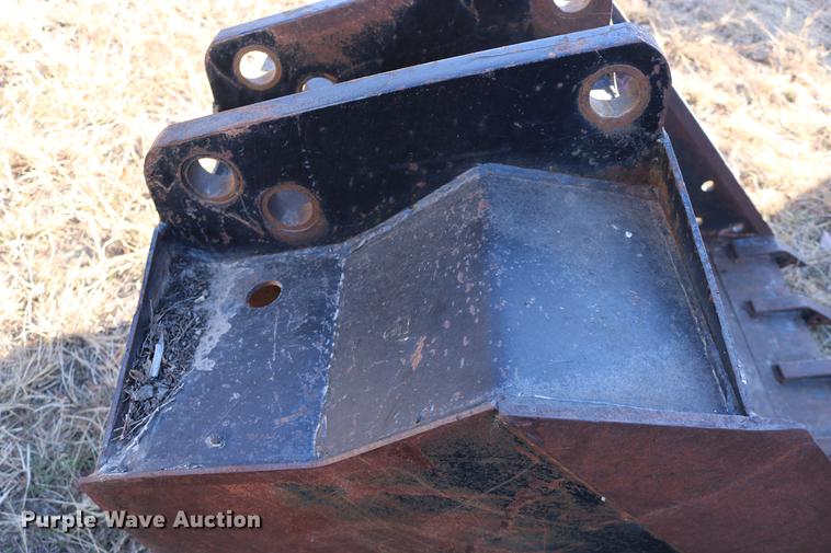 image for item EE9924 36"W bucket