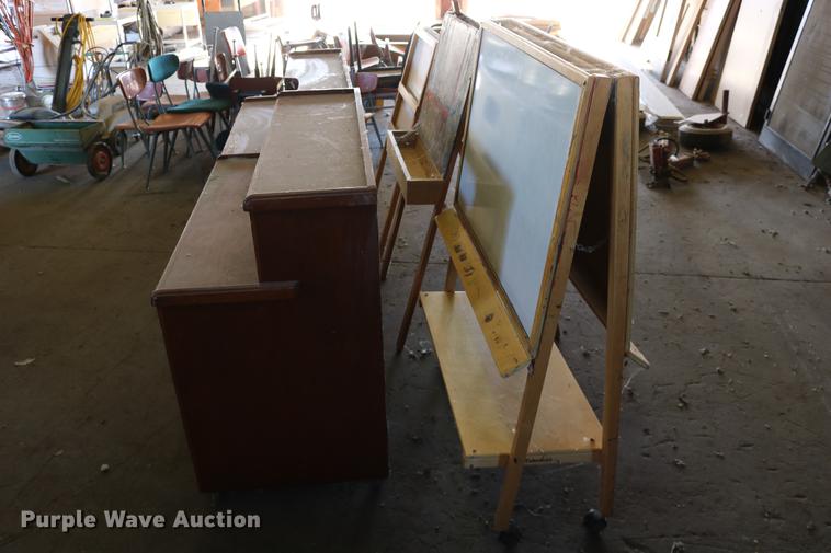 image for item EE9927 Furniture