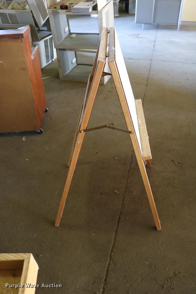 image for item EE9927 Furniture