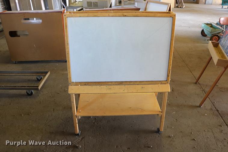 image for item EE9927 Furniture