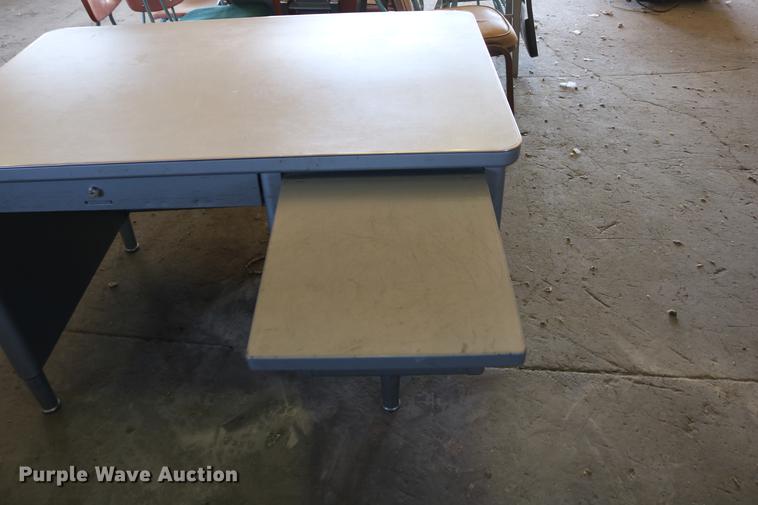 image for item EE9929 Furniture