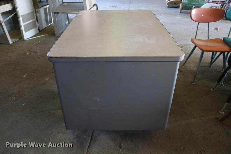 image for item EE9929 Furniture