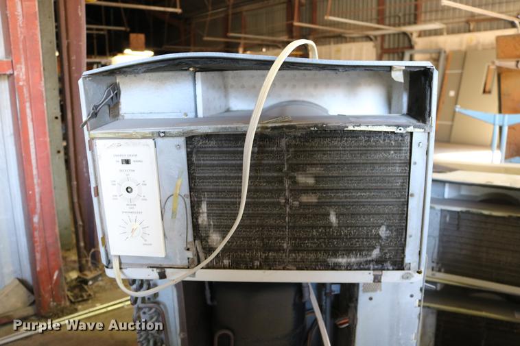 image for item EE9930 (14) GE window air conditioning units