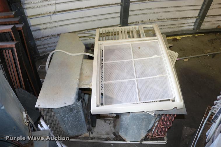 image for item EE9930 (14) GE window air conditioning units