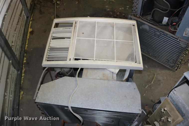 image for item EE9930 (14) GE window air conditioning units