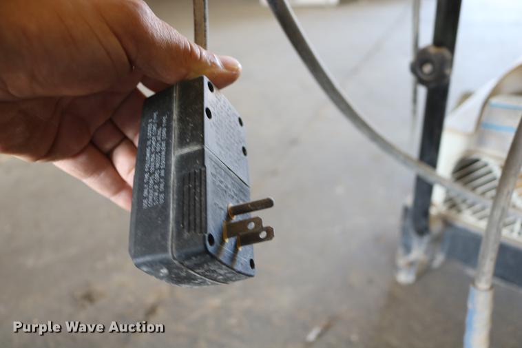 image for item EE9933 Tools