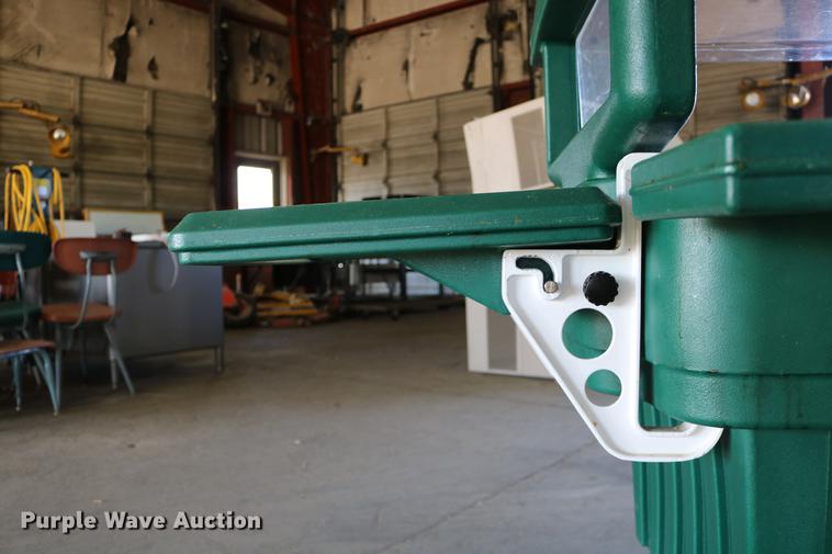 image for item EE9934 Cambro food bar