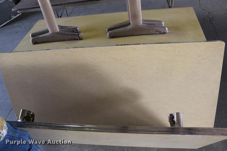 image for item EE9935 (4) tables