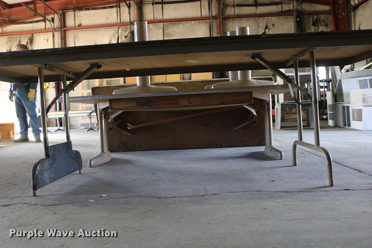 image for item EE9935 (4) tables