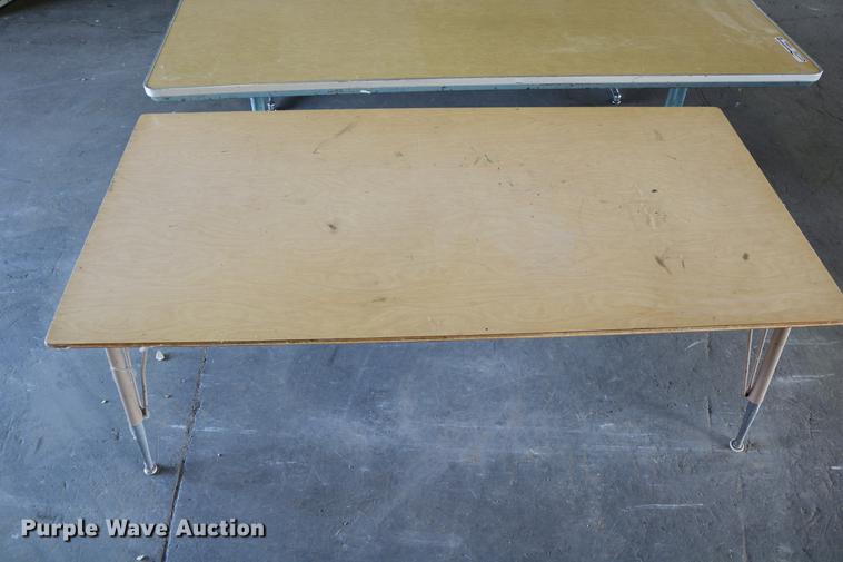 image for item EE9936 (4) tables