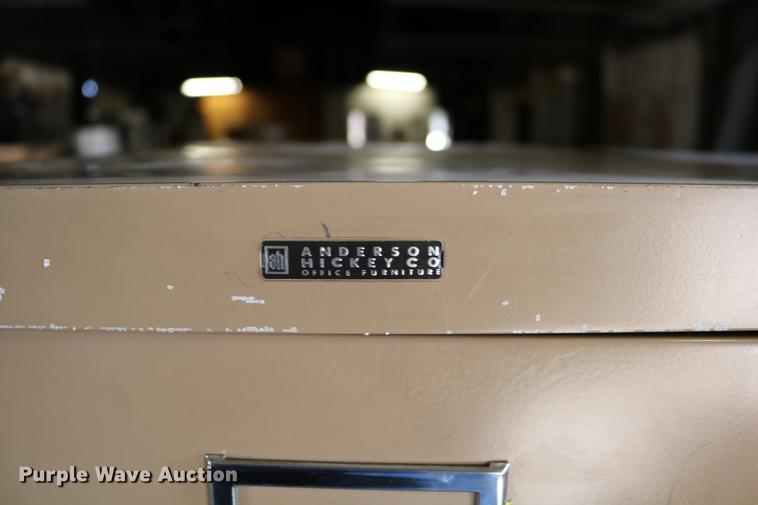 image for item EE9937 (7) filing cabinets