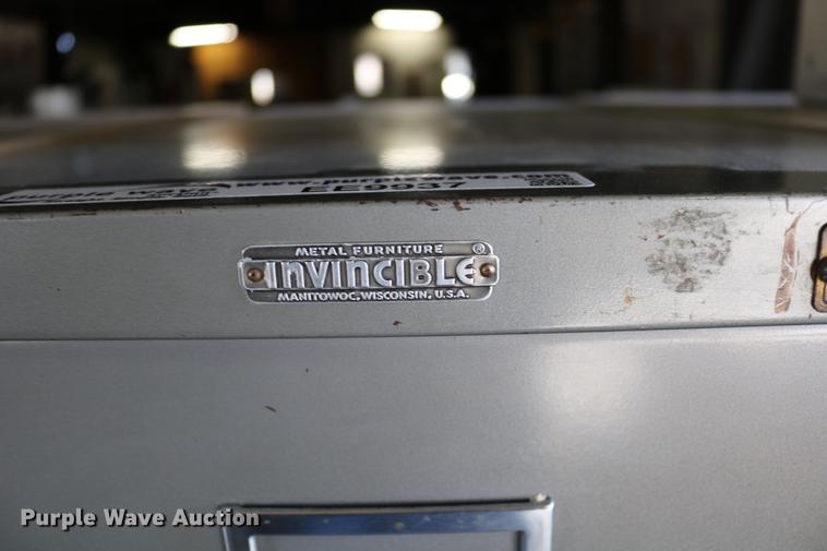 image for item EE9937 (7) filing cabinets