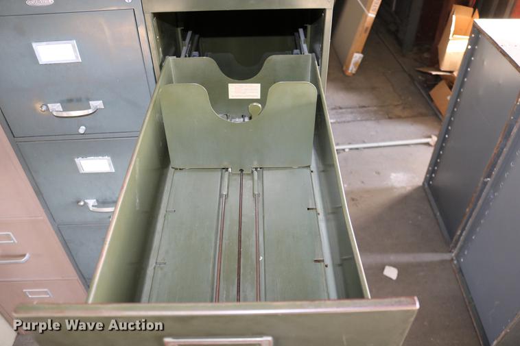 image for item EE9937 (7) filing cabinets