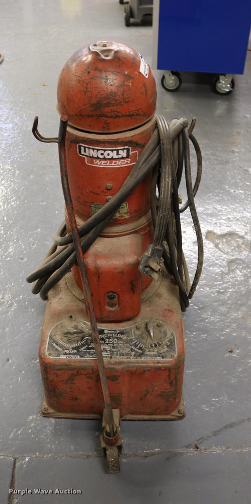 image for item EE9968 Lincoln Lincwelder DC 250MK welder