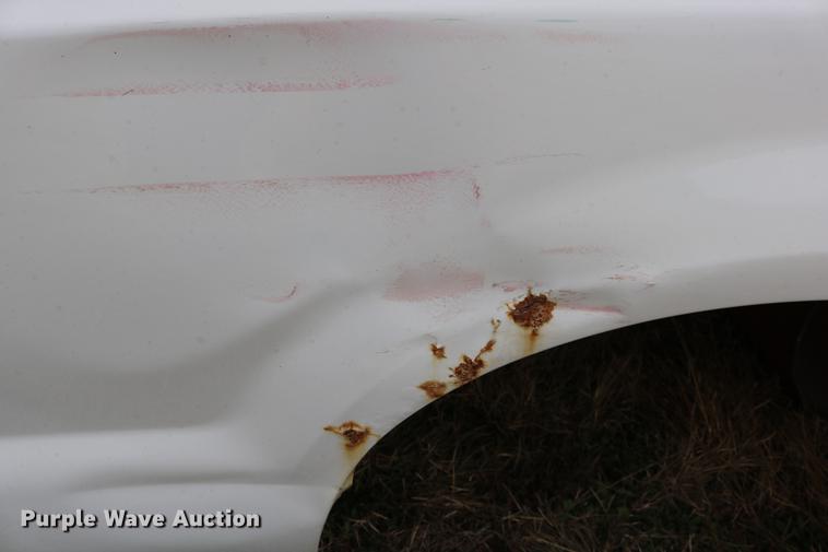 image for item EE9969 2007 Ford F250 pickup truck bed