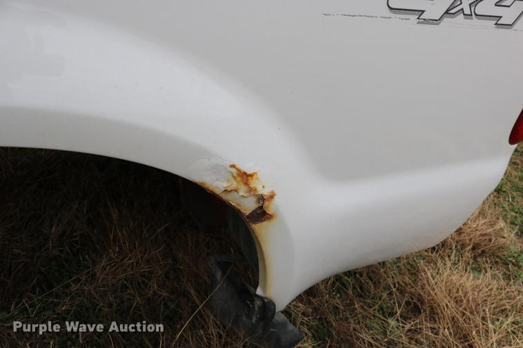 image for item EE9969 2007 Ford F250 pickup truck bed