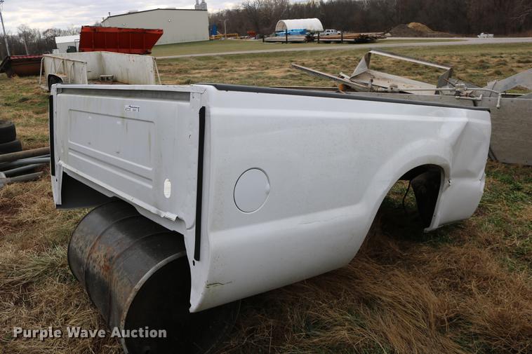 image for item EE9970 2007 Ford F250 pickup truck bed