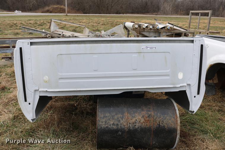 image for item EE9970 2007 Ford F250 pickup truck bed