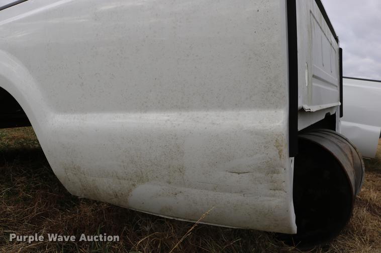 image for item EE9970 2007 Ford F250 pickup truck bed