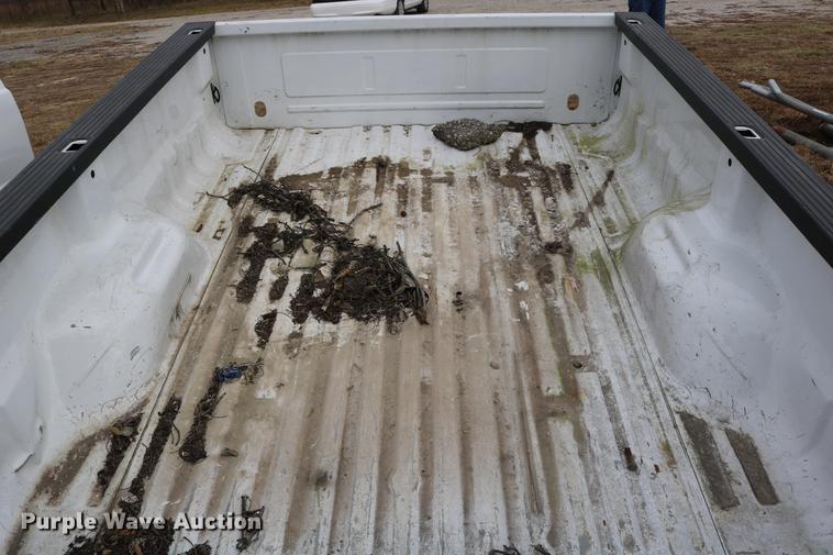 image for item EE9970 2007 Ford F250 pickup truck bed