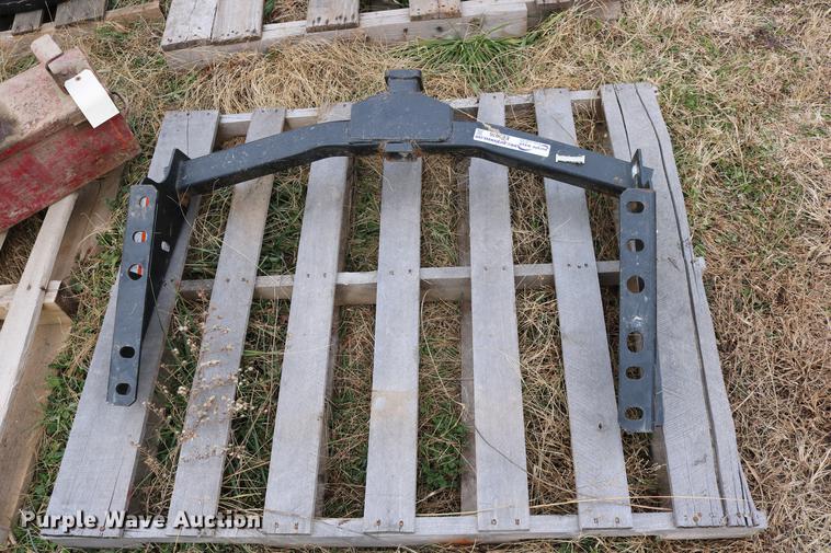 image for item EE9976 2007 Ford F250 receiver hitch