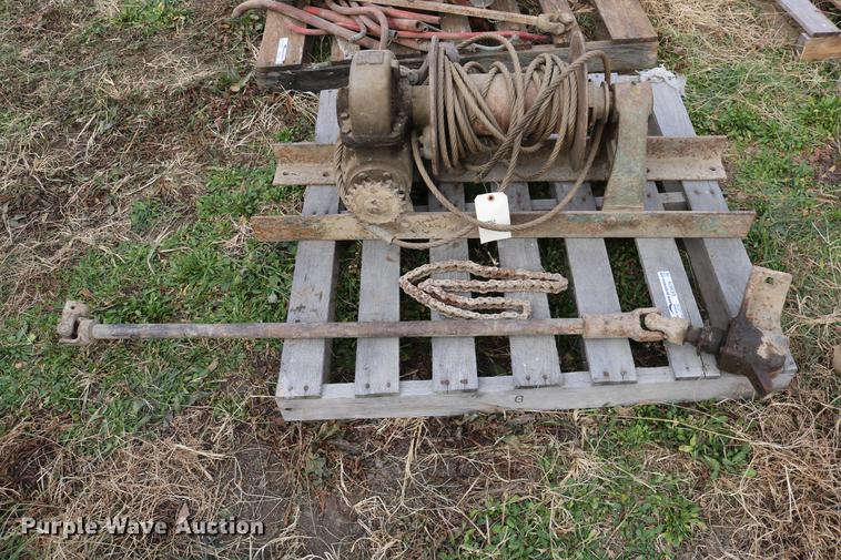 image for item EE9979 Tulsa winch