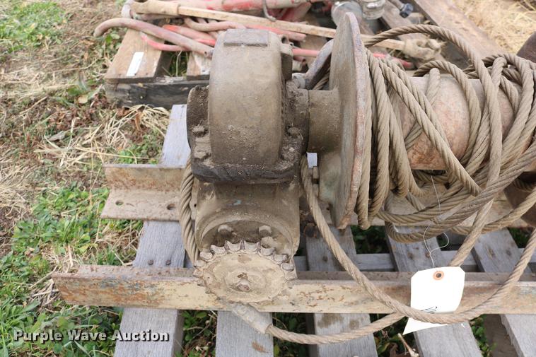 image for item EE9979 Tulsa winch