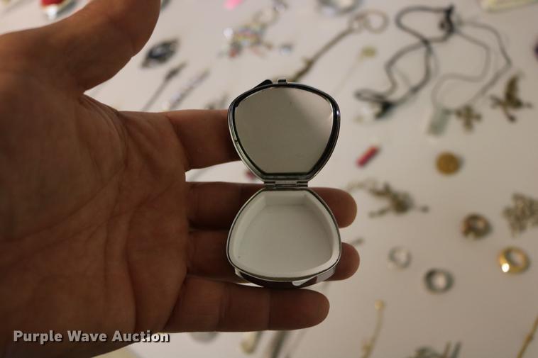 image for item EE9989 Jewelry