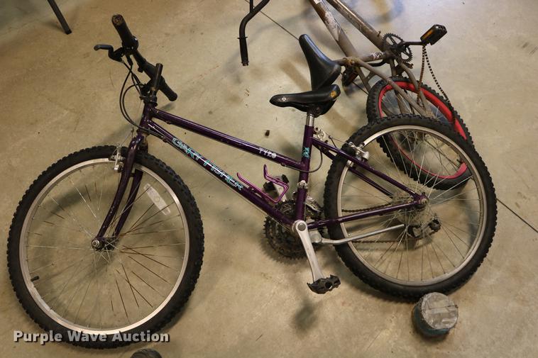 image for item EE9991 (2) bicycles