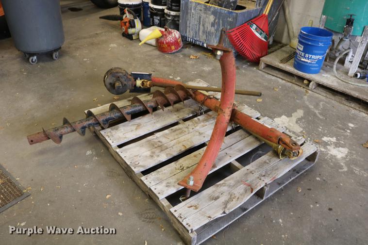 image for item EE9996 Tractor Supply auger