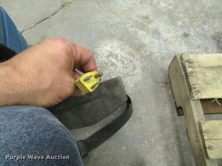 image for item EE9999 Nobles Speed Scrub 2001 floor scrubber