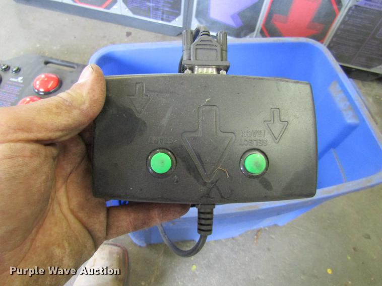 image for item EH9511 Cobalt Flux hand dance pro