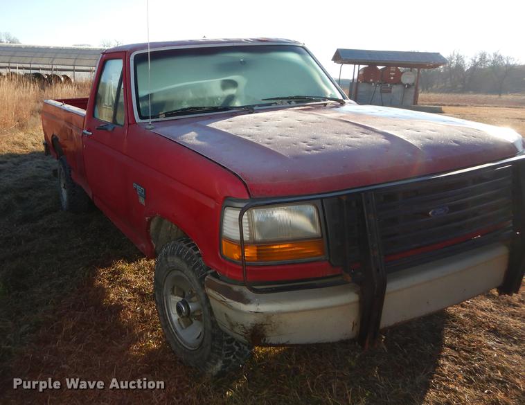 image for item J5544 1994 Ford F150 XL pickup truck