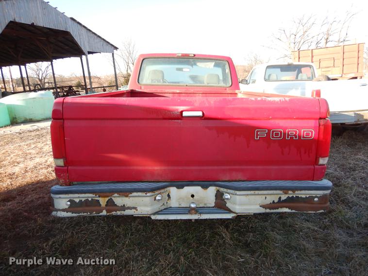 image for item J5544 1994 Ford F150 XL pickup truck