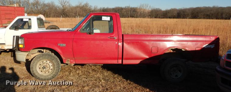 image for item J5544 1994 Ford F150 XL pickup truck