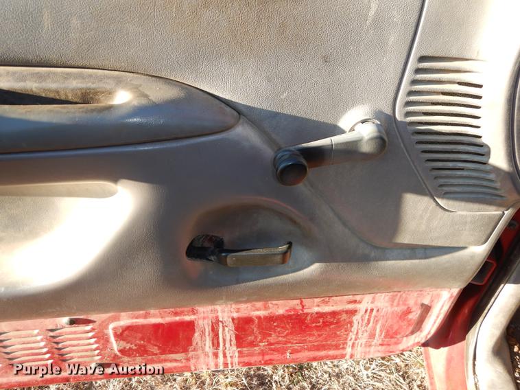 image for item J5544 1994 Ford F150 XL pickup truck