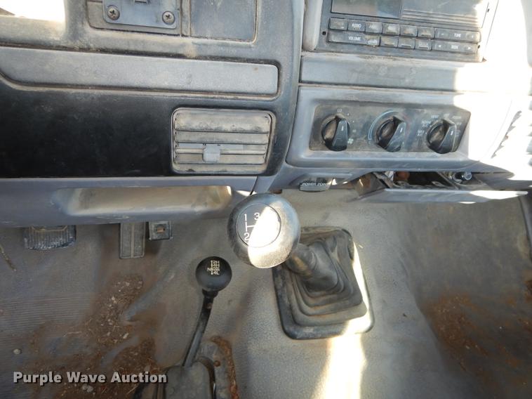 image for item J5544 1994 Ford F150 XL pickup truck