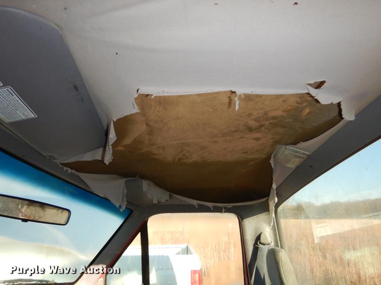 image for item J5544 1994 Ford F150 XL pickup truck